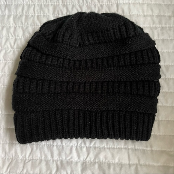 Black Beanie - Picture 5 of 5